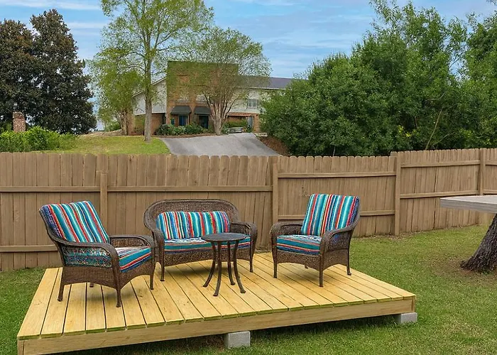 Apartment Near FSU&FAMU Quiet 2BR 2 Parking Spots *
